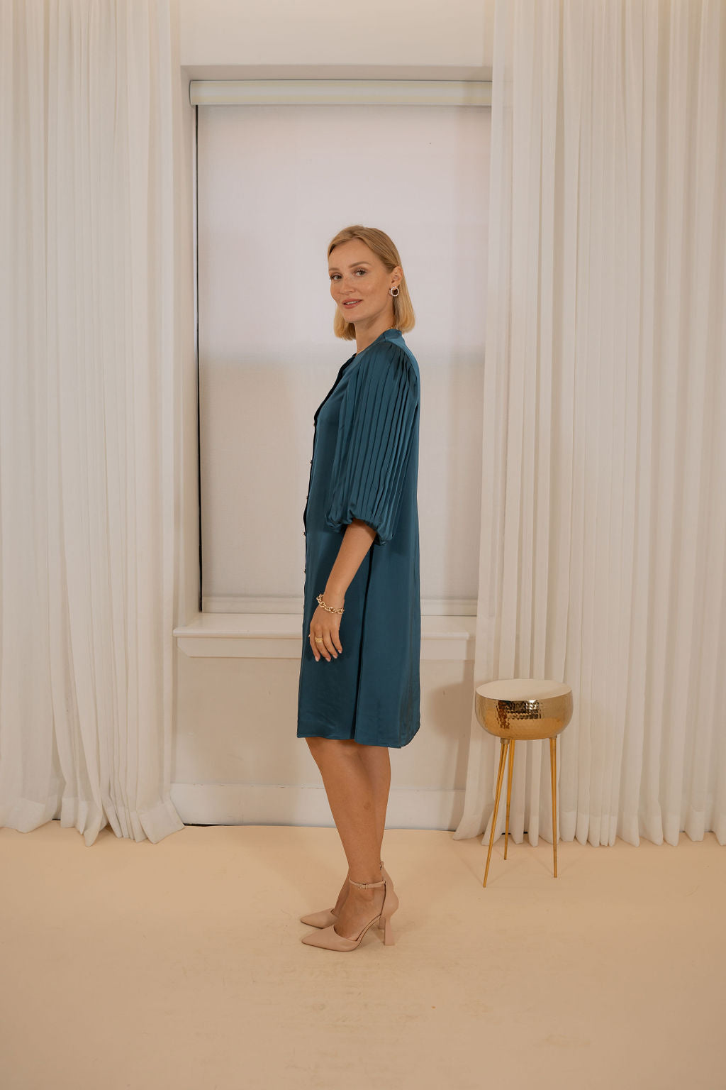 A-line satin dress pleated sleeves