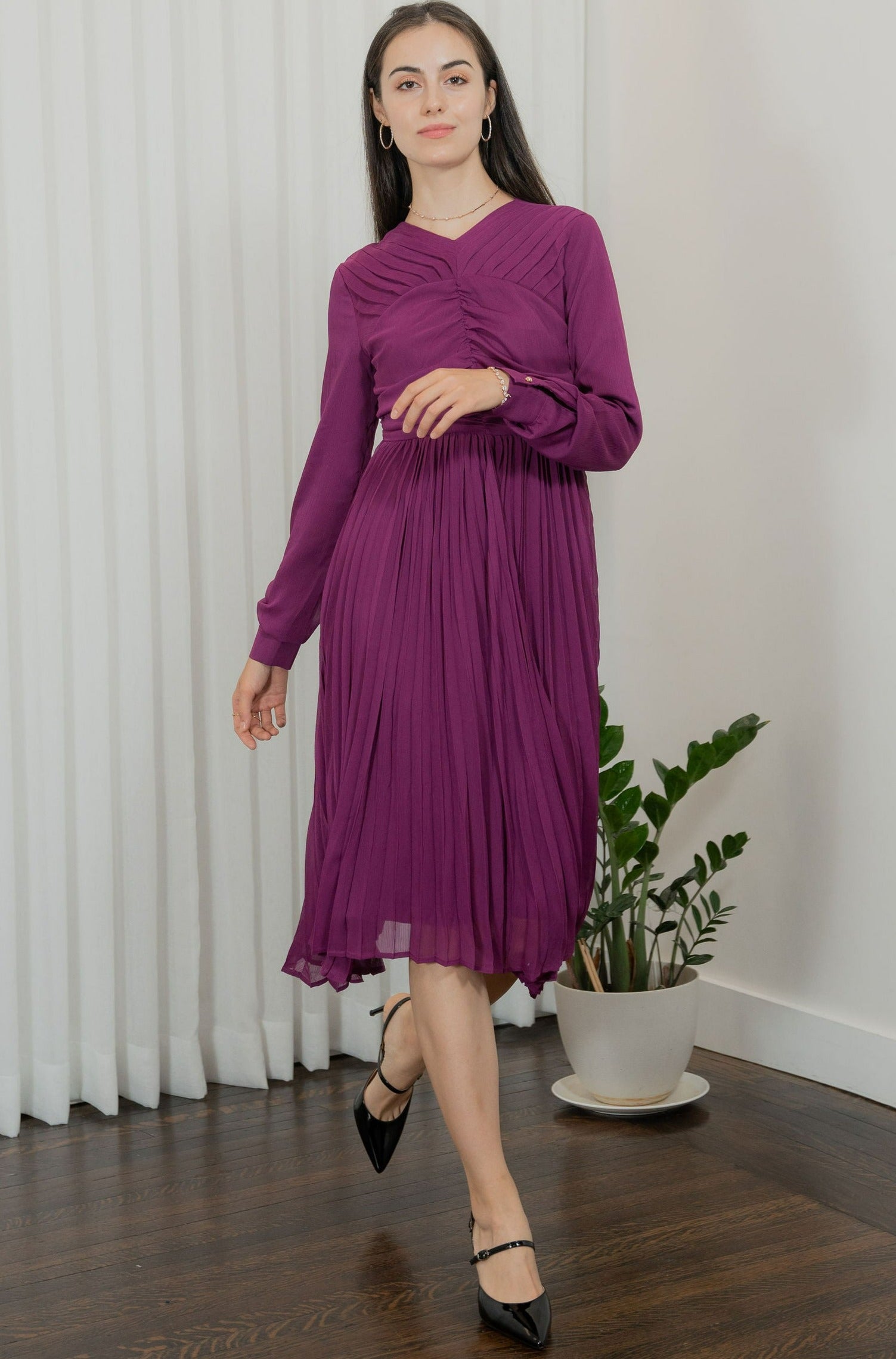Scrunched top Pleated dress