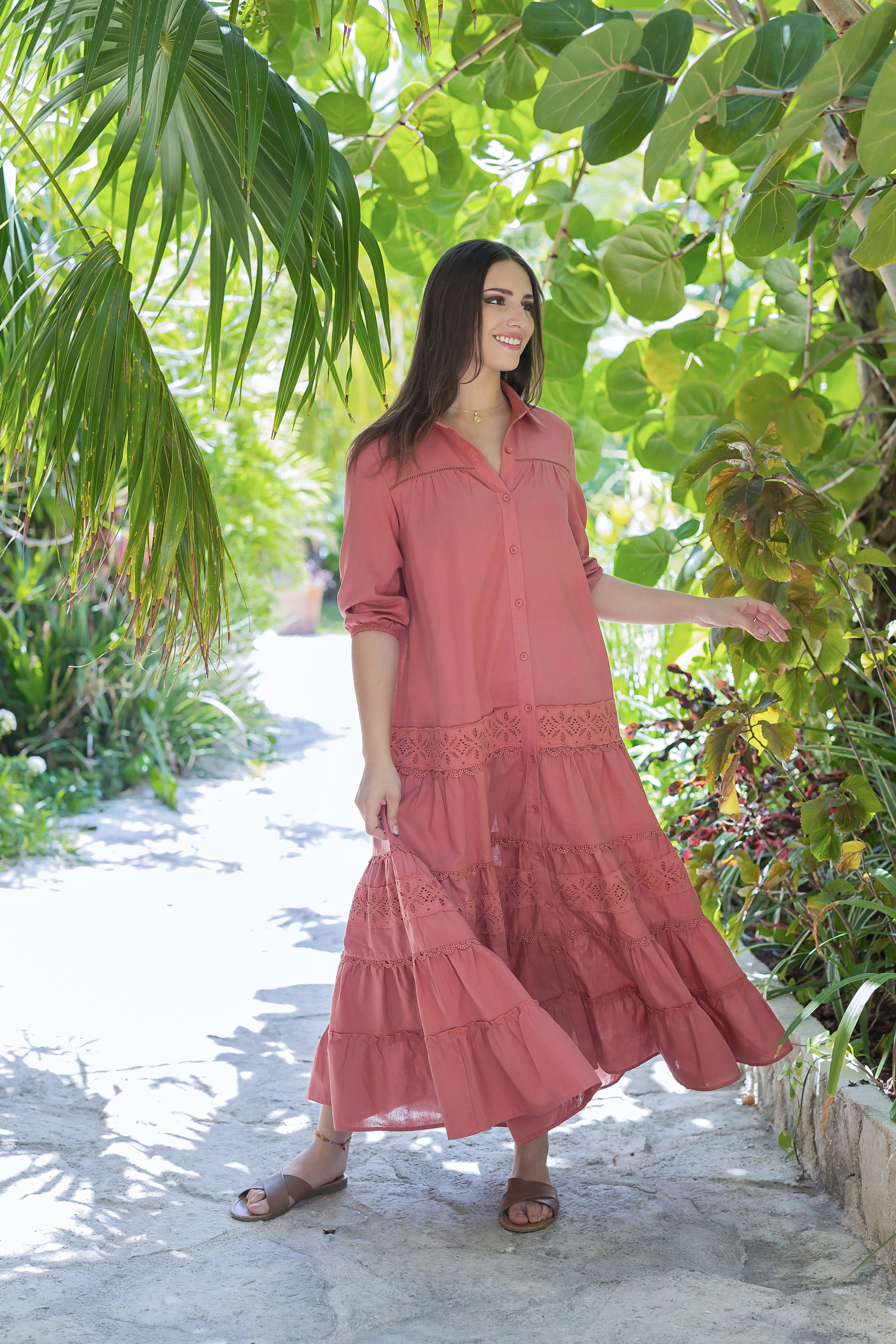 Run big- size down! Maxi lace dress