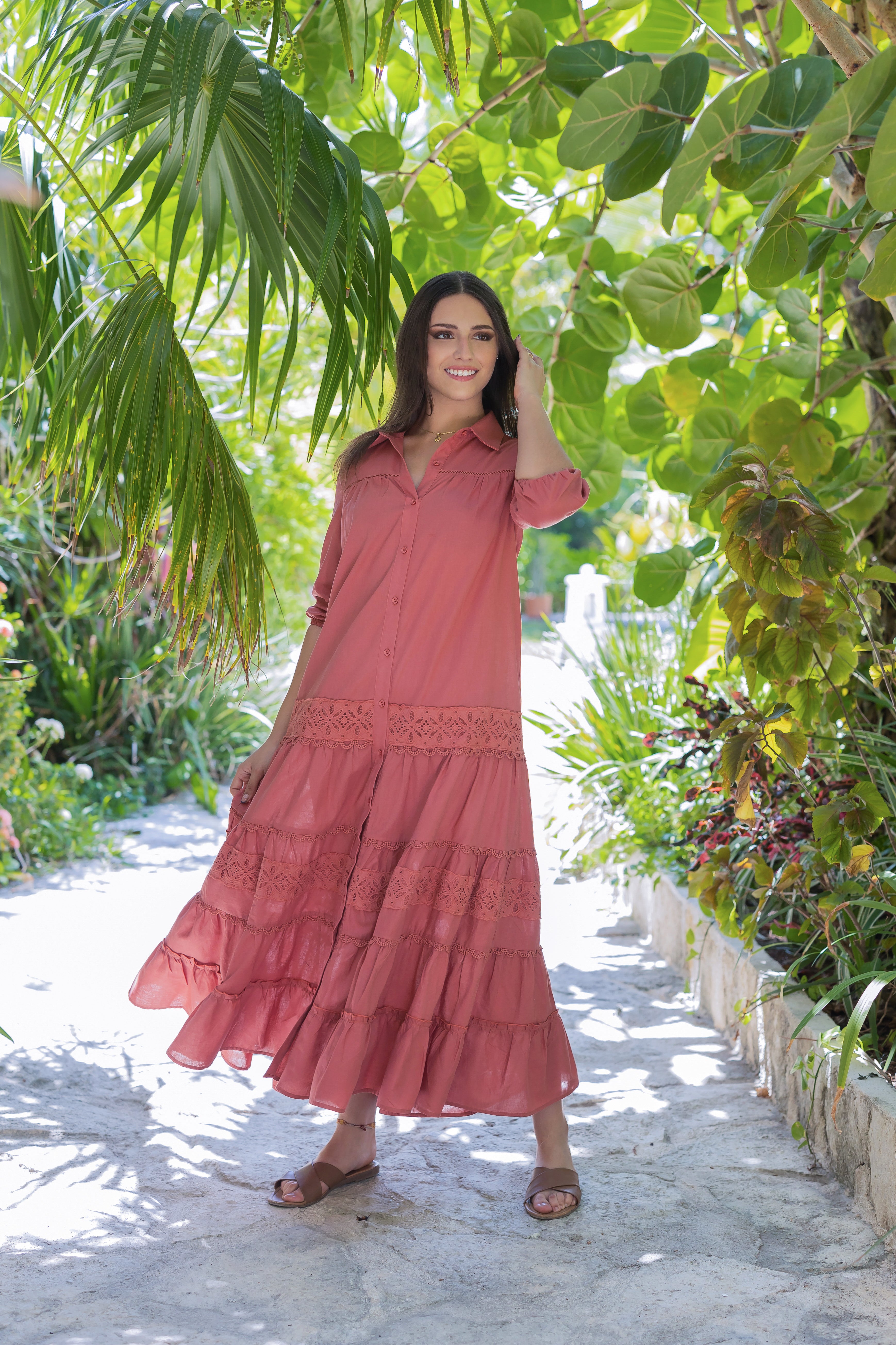 Run big- size down! Maxi lace dress