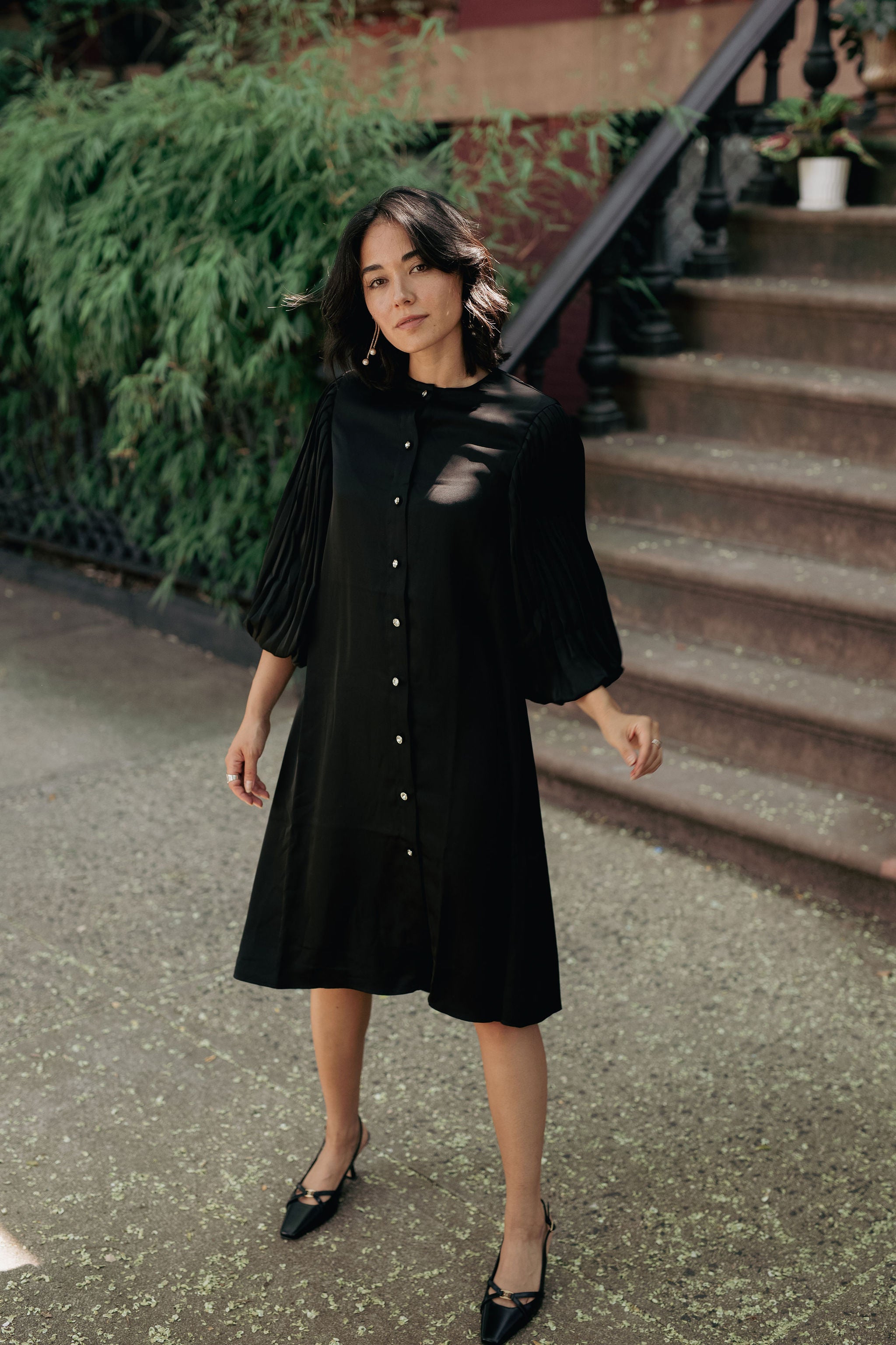 A-line satin dress pleated sleeves - Black