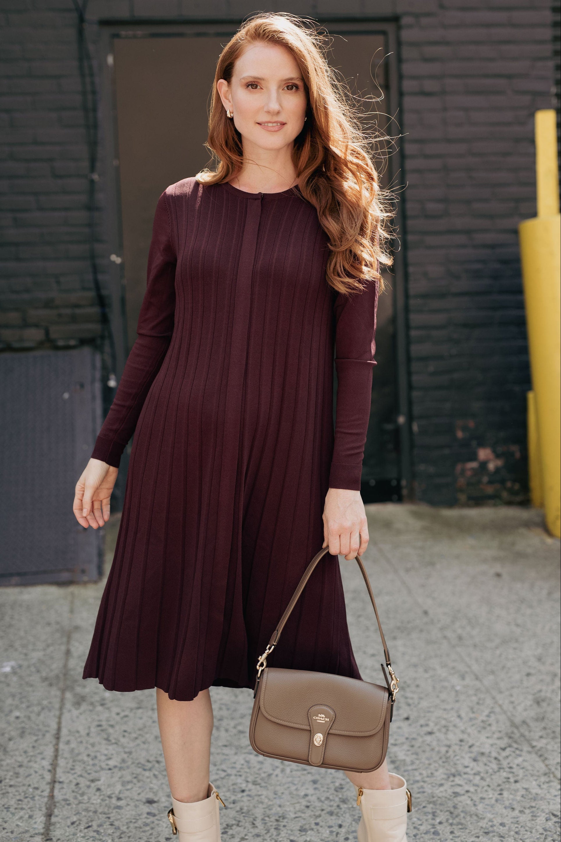 Pleated knit dress - maroon