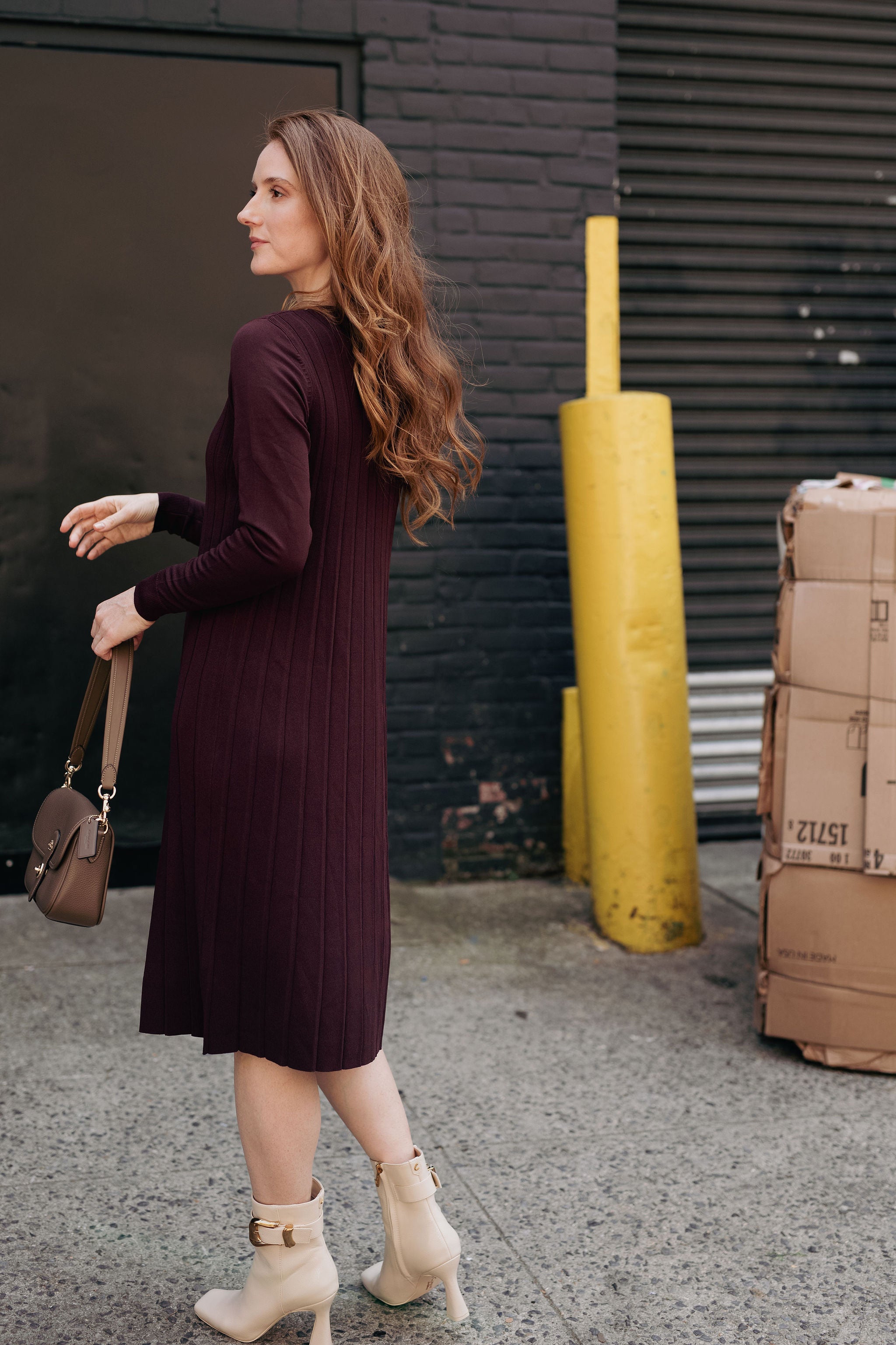 Pleated knit dress - maroon